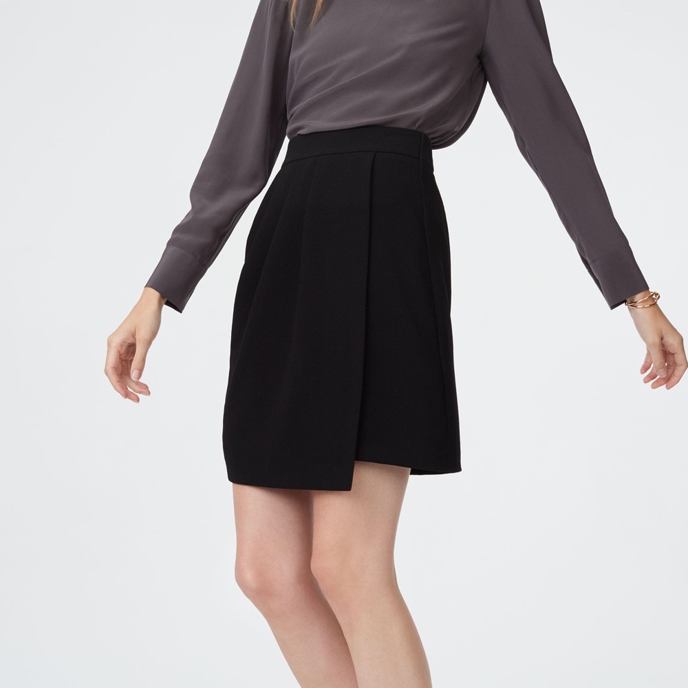 Club Monaco Benellie Skirt, NWT — Retail. $149